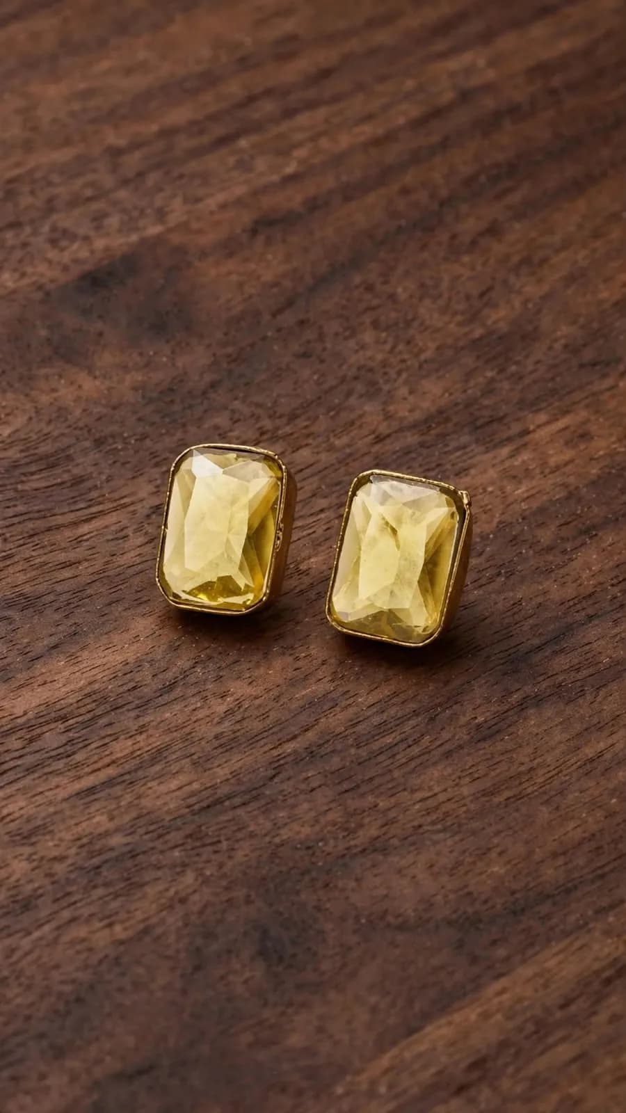 Glora World Crystal Stud Earrings – Sunny Canary Yellow