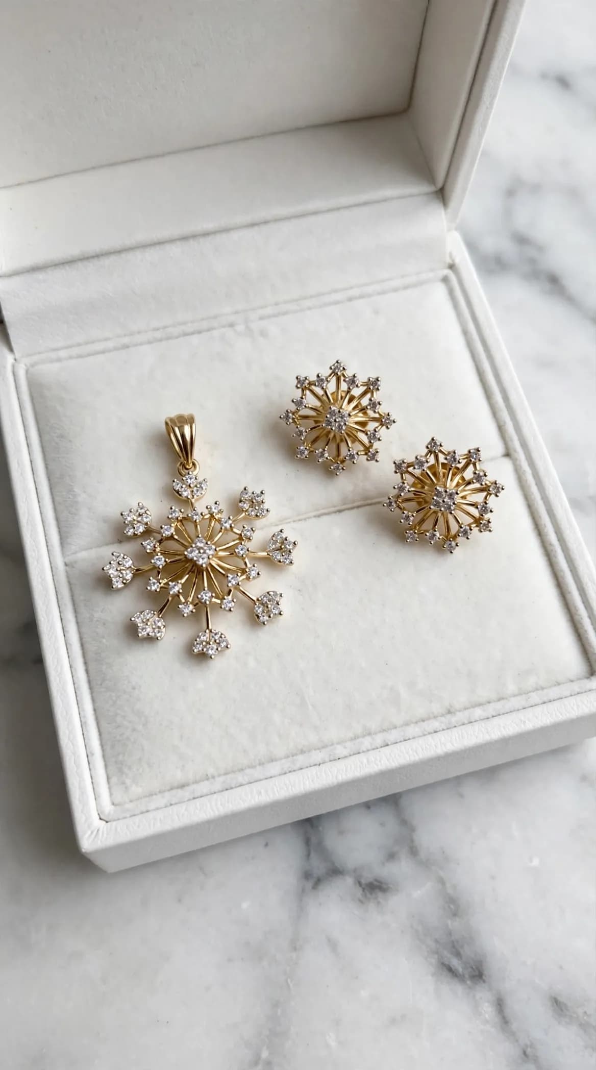 Snowflake Pendant Set with Earrings